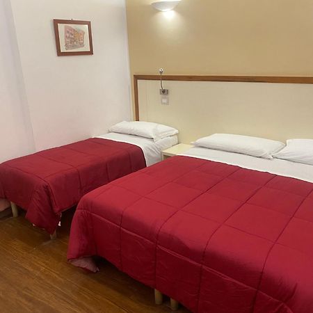 Hotel Dedoni 칼리아리 외부 사진